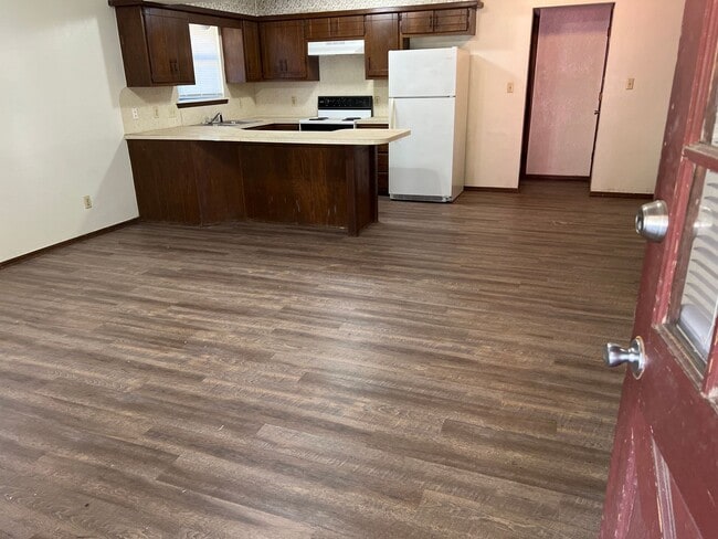 921 Callie Ave in Tahlequah, OK - Building Photo - Building Photo
