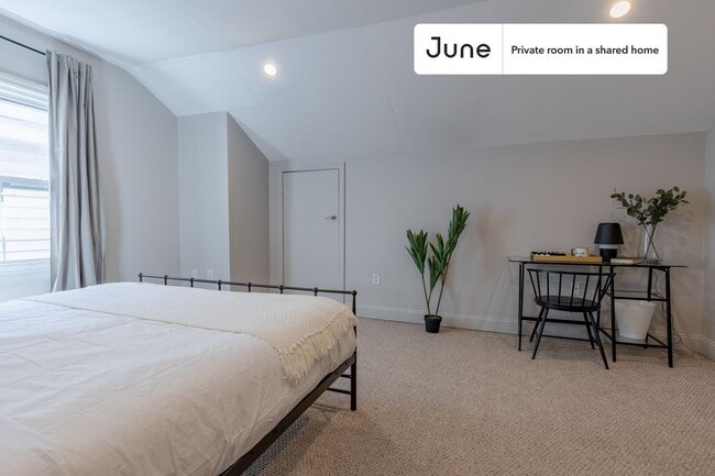 Private bedroom in 5 bed/3 bath Home in Boston, MA - Building Photo - Building Photo