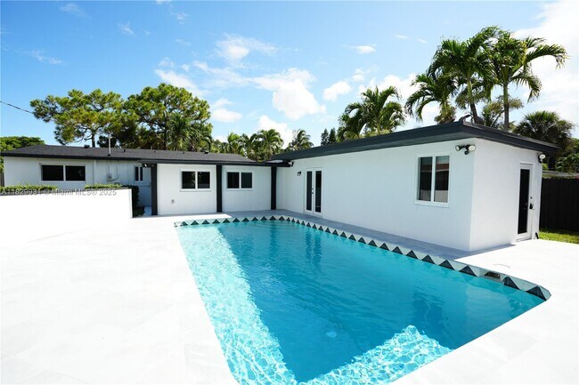 property at 2573 Conroy Dr