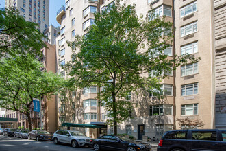 65 E 76th St in New York, NY - Building Photo - Building Photo