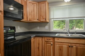 1714 5th Ave NW in East Grand Forks, MN - Building Photo - Building Photo