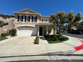 87 Montrose in Irvine, CA - Building Photo - Building Photo