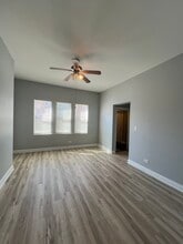 7349 S Evans Ave in Chicago, IL - Building Photo - Building Photo