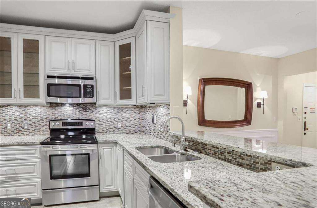 955 Juniper St NE in Atlanta, GA - Building Photo