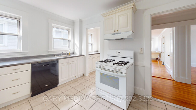 237 Corey Rd, Unit 2 in Boston, MA - Building Photo - Building Photo