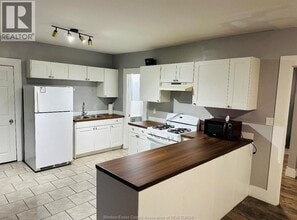 475 Louis Ave in Windsor, ON - Building Photo - Building Photo
