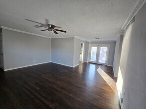 13100 Sycamore Ave in Grandview, MO - Building Photo - Building Photo