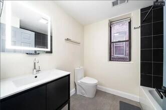 71 Bostwick Ave, Unit 6 in Jersey City, NJ - Foto de edificio - Building Photo