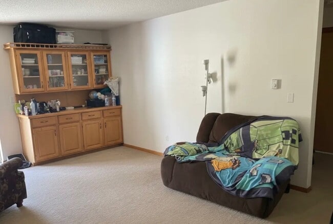 property at 1527 Blake Ave