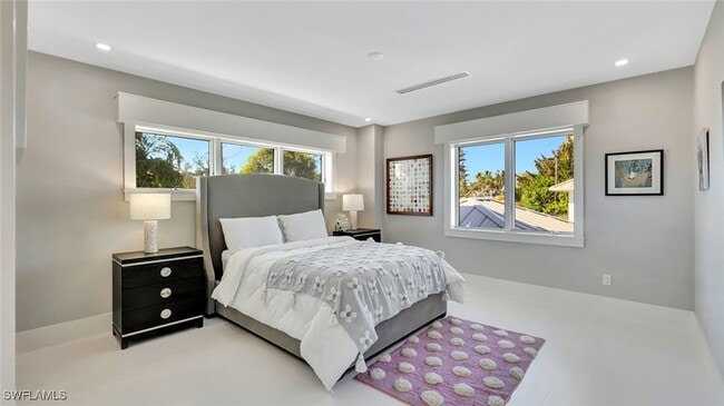 739 5th Ave N