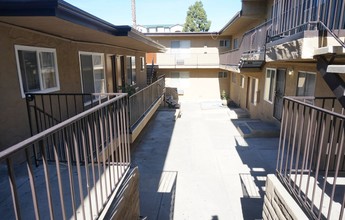 4330 53rd Apartments in San Diego, CA - Building Photo - Building Photo