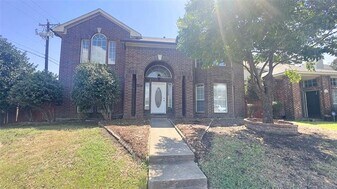 3018 Sara Dr in Rowlett, TX - Building Photo