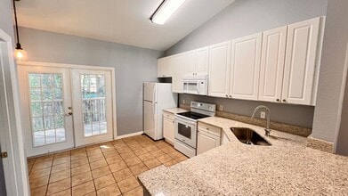145 Reserve Cir in Oviedo, FL - Building Photo - Building Photo