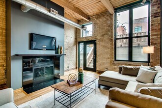 1140 W Cornelia Ave in Chicago, IL - Building Photo - Building Photo