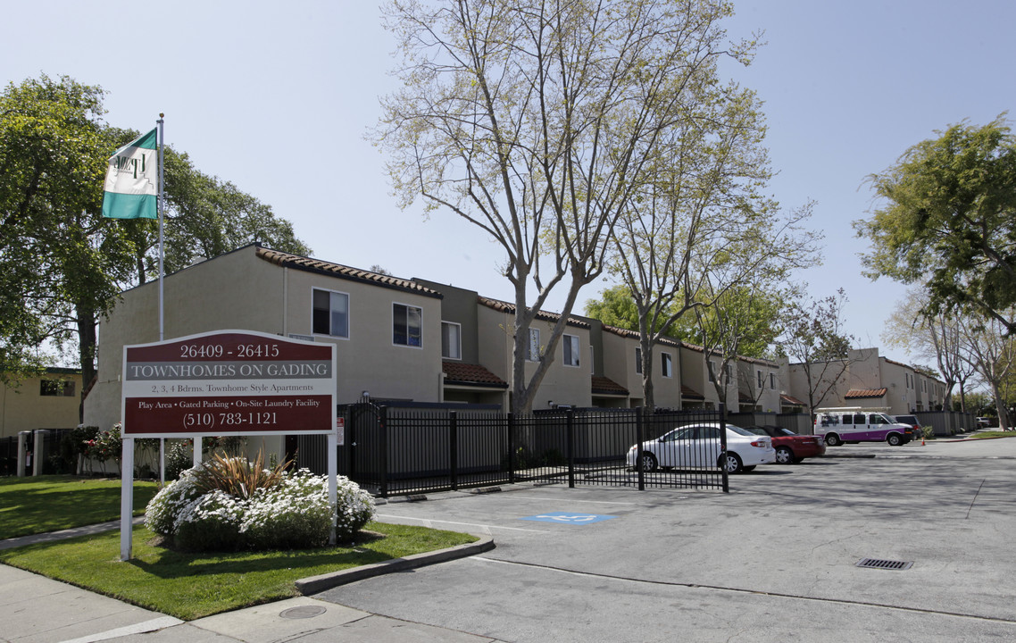 Townhomes on Gading in Hayward, CA - Building Photo