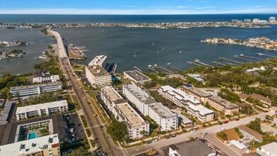 100 Bluff View Dr in Belleair Bluffs, FL - Building Photo - Building Photo