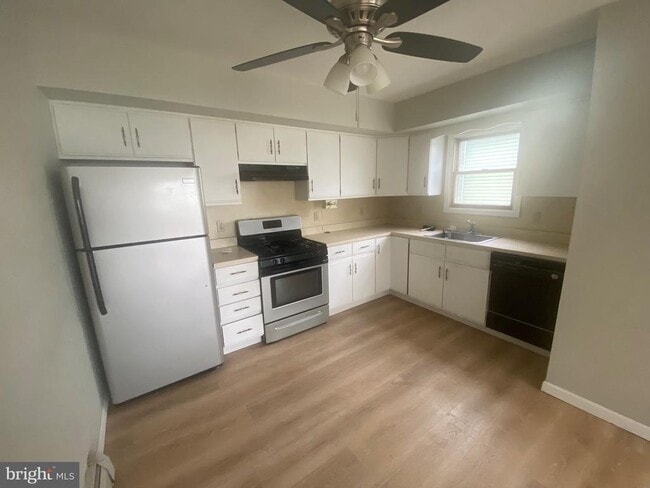 property at 113 Frank St
