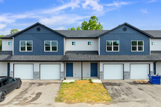 Homestead Townhomes in Fort Wayne, IN - Building Photo - Building Photo