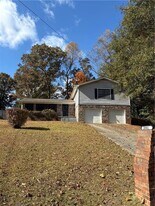 2891 Bianca Ct in Decatur, GA - Building Photo
