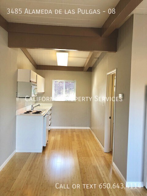 3485 Alameda de las Pulgas in Menlo Park, CA - Building Photo