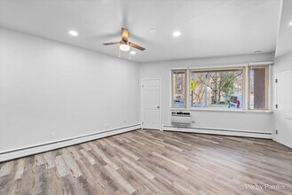 7319 N Rogers Ave in Chicago, IL - Building Photo - Building Photo