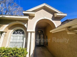 10441 Greendale Dr in Tampa, FL - Building Photo - Building Photo