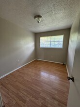 13706 Goodwood Blvd in Baton Rouge, LA - Foto de edificio - Building Photo