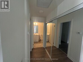 115 Canon Jackson Dr in Toronto, ON - Building Photo - Building Photo