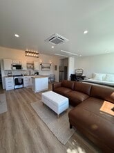 245 Country Hills Ln, Unit Remodeled Bright Cottage in Arroyo Grande, CA - Building Photo - Building Photo