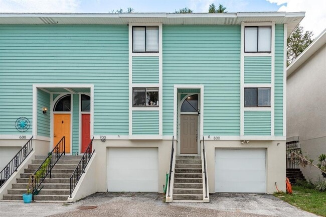 property at 639 Michigan Blvd