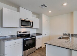 7885 Sailor Sam Ave in Las Vegas, NV - Building Photo - Building Photo