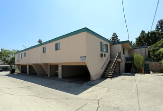 7350 Pickering Ave in Whittier, CA - Foto de edificio - Building Photo