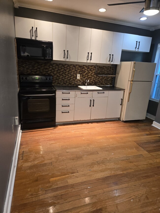 491 E Penn St in Philadelphia, PA - Building Photo - Building Photo