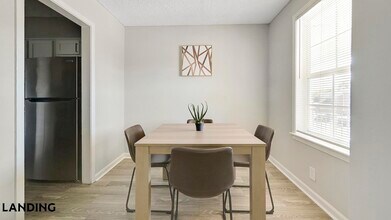 231 New Shackle Island Rd, Unit J70 in Hendersonville, TN - Building Photo - Building Photo