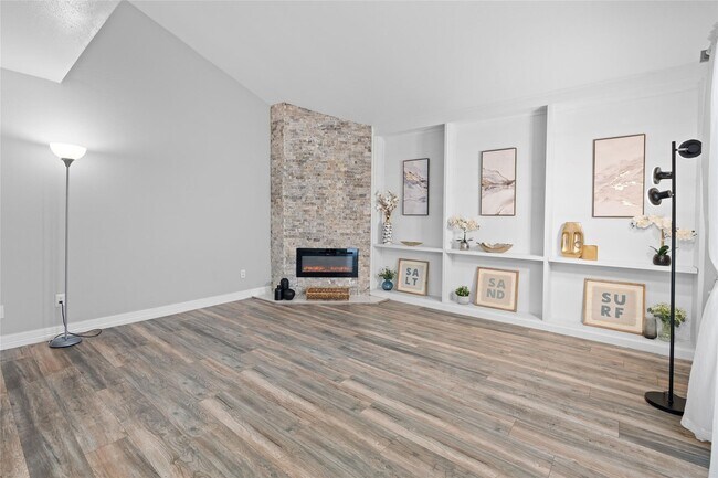 10327 Gladewood Dr in Houston, TX - Foto de edificio - Building Photo