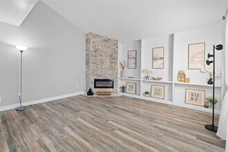 10327 Gladewood Dr in Houston, TX - Building Photo - Building Photo