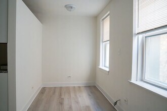 Kenmore in Chicago, IL - Building Photo - Interior Photo