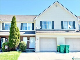 1319 Mohr Cir in Macungie, PA - Building Photo
