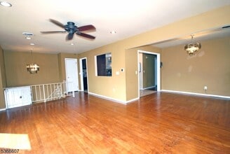 561 Anderson Ave in Wood Ridge, NJ - Building Photo - Building Photo