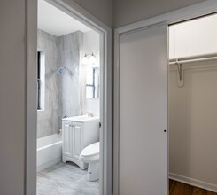 7715 N Marshfield Ave, Unit 1D in Chicago, IL - Foto de edificio - Building Photo