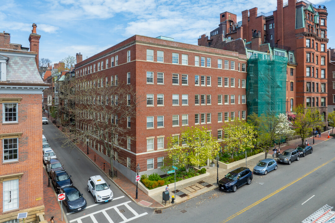 37 Beacon St in Boston, MA - Building Photo