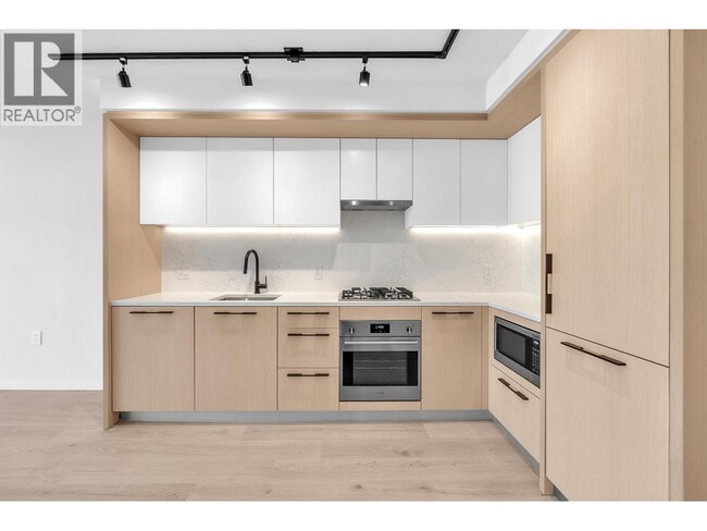 5189 Earles St in Vancouver, BC - Building Photo - Building Photo