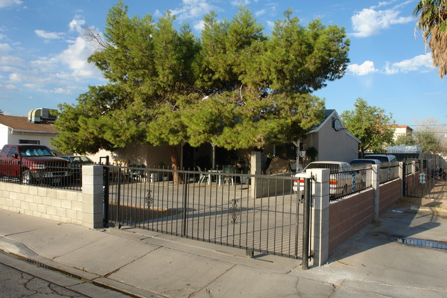 2111 Ellis St in North Las Vegas, NV - Building Photo - Building Photo