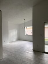 19 Brittany Ln, Unit A in Palm Coast, FL - Foto de edificio - Building Photo