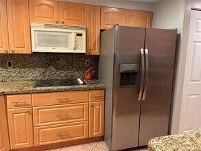 9702 Costa Del Sol Blvd in Doral, FL - Building Photo - Building Photo