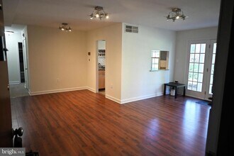 9451 Fairfax Blvd in Fairfax, VA - Building Photo - Building Photo