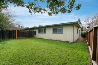 9127 Nasreen Dr in Sacramento, CA - Building Photo - Building Photo