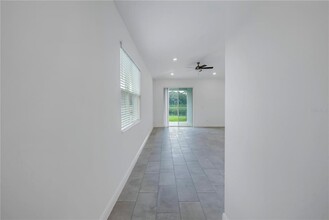 9168 Sandy Bluffs Circle in Parrish, FL - Building Photo - Building Photo