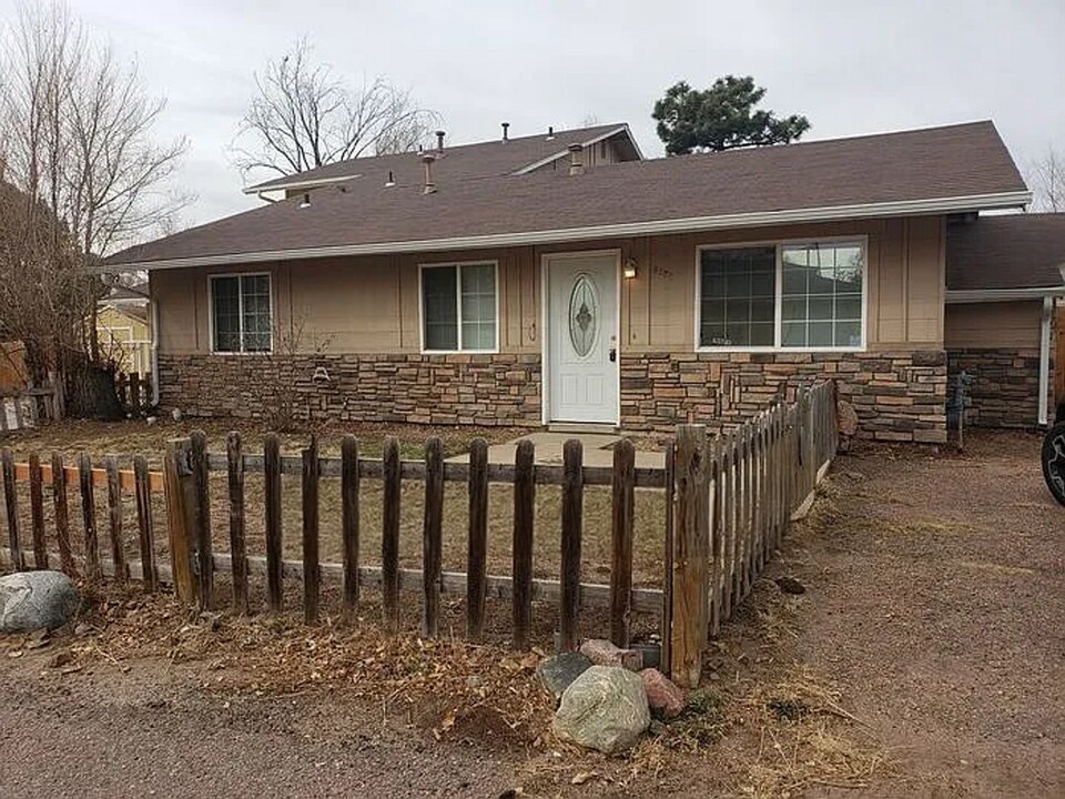 4270 Deerfield Hills Rd in Colorado Springs, CO - Building Photo
