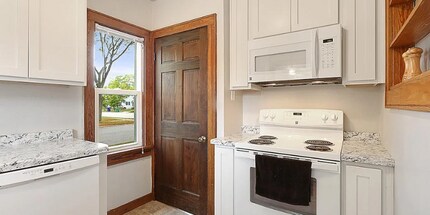 973 Hickory Hill Dr in Green Bay, WI - Foto de edificio - Building Photo